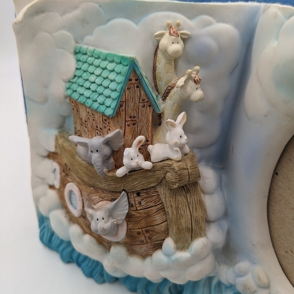 Russ The Story of Noah's Arc Book Picture Frame Animals - Picture 3 of 6